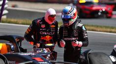 Idioti, hřímal po nehodě Verstappen. Fanoušky pak překvapil reakcí na trati