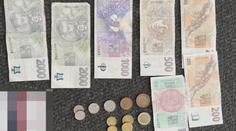 Žena si v obchodě zapomněla peněženku. Od strážníků pak dostala pokutu