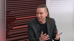Vláda vydělá balík na drahých palivech. Snižme lidem daně, navrhuje Bartoš