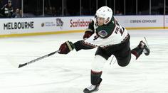NHL řeší velký skandál. Hráč mohl přijít po ráně pukem o život. Kdo je na vině?