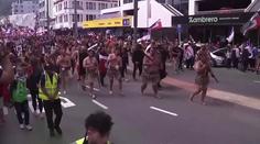 Novým Zélandem otřásají protesty. Lidem se nelíbí změny v zákoně