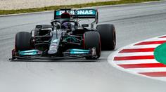 Hamilton v dramatickém závěru ovládl Velkou cenu Španělska