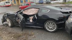 VIDEO: Youtuber si zničil nový Ford Mustang. Auto skončilo v protisměru