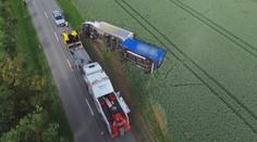 U Boršic se převrátil kamion. Odtahová služba jej zvedala několik hodin