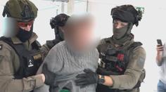 Muž měl vyhrožovat Čechům vraždami i útoky. Policie ho zadržela na letišti