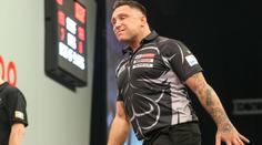 První kolo Dutch Darts Masters nabídlo zkázu favoritů. Domácí hráči se blýskli