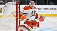 Dostál byl druhou hvězdou zápasu a Anaheim srovnal sérii. Dobeš neuspěl
