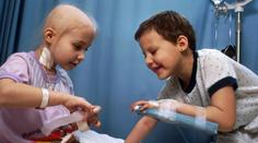 Emma (10) si "vzala" spolužáka ze základky. Po pár dnech ji zabila leukémie