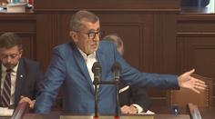 Opozice neuspěla. Fialova vláda ustála hlasování o nedůvěře