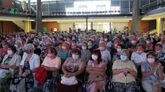260 seniorů riskovalo na soutěži! V sále bez roušek, kraj dává ruce pryč