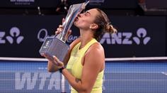 Světová jednička čeká na prsten. Po triumfu si rýpla do svého přítele