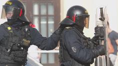 Těžkooděnci prý napadli fanoušky Třince. Zaútočili na nás první, hájí se policie