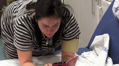 Vážné komplikace u porodu: Dítě se může zaseknout, varuje doktor