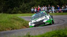 Po první etapě jasně vede Kopecký, jeho konkurenti měli problémy