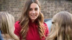 Vévodkyně Kate šokovala šedivými vlasy! Zmáhá ji péče o malého prince?