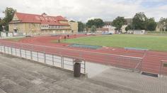 Stovky sportovišť jsou v ohrožení. Obce měly slíbené peníze, čekají na ně marně
