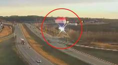 VIDEO: Horkovzdušný balón plný lidí vletěl do elektrických drátů, okamžitě vzplanul