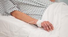 Horor v Pardubicích! Ženě vylézaly z hnijících ran desítky červů