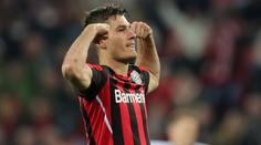 Leverkusen je blízko postupu do Ligy mistrů. Gólem k výhře přispěl i Schick