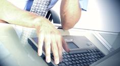 Tři čtvrtiny Čechů běžně pracují přesčas. I kvůli chytrým telefonům