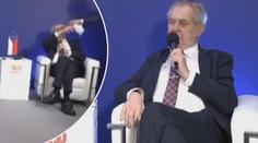 Zeman porušil opatření, při jednání s prezidenty V4 si sundal roušku!