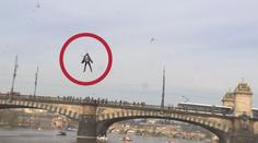 VIDEO: V tomhle tryskovém obleku můžete létat jako superhrdina