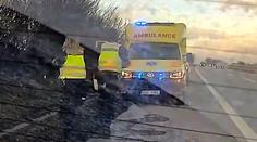 VIDEO: Náročný převoz miminka. Sanitka píchla uprostřed dálnice