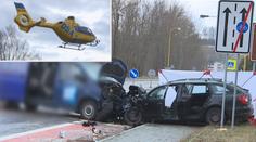 Při srážce dodávky s autem jeden mrtvý a sedm zraněných, většina byly děti