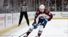Momenty týdne v NHL: Nečasova paráda při nájezdu a Wollův zákrok hokejkou