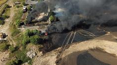 Hasiče zaměstnaly 2 obří požáry. S plameny bojovali dlouhé hodiny
