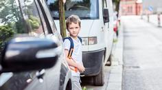 Pozor, muž vyžadoval od chlapce (12) líbání, varovala žena na síti