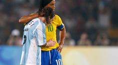 Ronaldinho v slzách. Jeho maminka zemřela na covid. Podpořil ho Messi