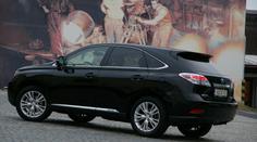 TEST Lexus RX450h: ticho po pěšině