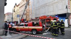 Kvůli požáru střechy evakuovali 50 lidí, škoda přes půl miliónu