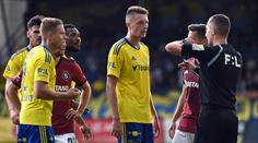 Komise rozhodčích: Penalta pro Spartu měla být. Chybu sudí ale udělali