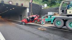Mrtvá matka s dítětem i "létající" BMW. Neděle je ve znamení nehod