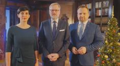 Politici si užívají Vánoce. Pochlubili se betlémem i nazdobenými stromečky