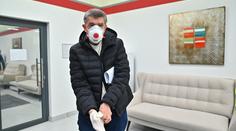Zdravotníci kritizují Babiše: "Používá respirátor, který ani my nemáme!"