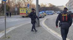 Policejní manévry v Praze! U hlavního nádraží běhal muž s pistolí v ruce