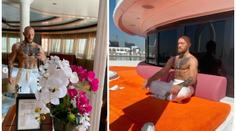 McGregor má vždy něco extra! Na UFC se doplavil na luxusní jachtě