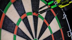 Roste nový Littler? Desetiletý šipkař ohromil průměrem přes sto