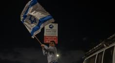 Hamás zahájil výměnu rukojmích s Izraelem. Propustil první tři