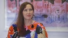 Česká výtvarnice se setkala s britskou královnou. Z nadšení udělala faux pas