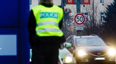 Řidičák nemám, vzali jste mi ho před chvílí, řekl policistům opilý řidič