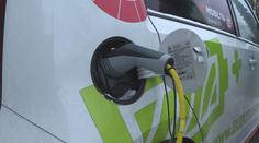 Německo nutí řidiče, aby kupovali elektromobily! Zdraží benzín