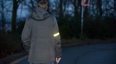 Pozor na levné reflexní pásky! Neodráží světlo, řidiči vás neuvidí