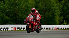 Kvalifikaci MotoGP vyhrál v traťovém rekordu Bagnaia. Márquez na konci spadl