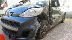 Zběsilá jízda ve Vrchlabí. Lidé utíkali, schytal to dům i jiné auto! VIDEO
