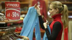 V pondělí nastane velké rozvolnění. Některé obchody chystají obří slevy