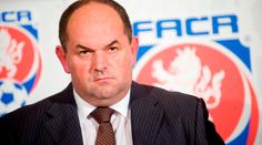 Fotbal na dně: Další dopis o korupci, dva roky pro místopředsedu